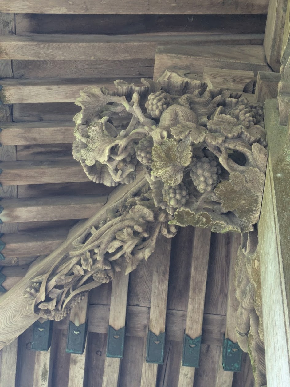 永平寺の葡萄彫刻 クローズアップ