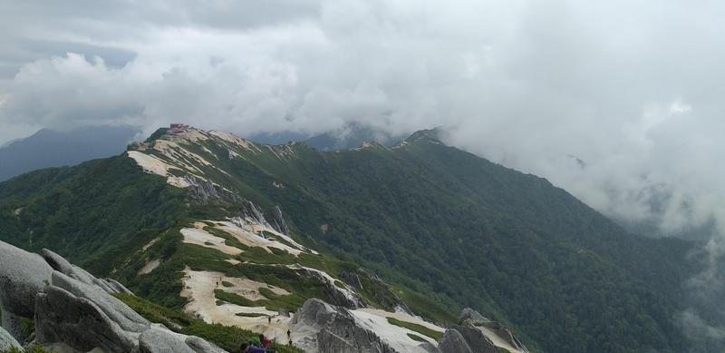 燕岳の花崗岩と白砂